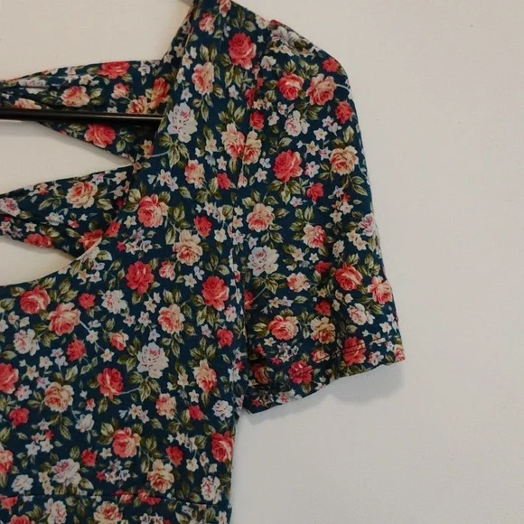 sound & matter | Vintage-inspired Floral short sleeve skater dress | Juniors S - Picture 3 of 6